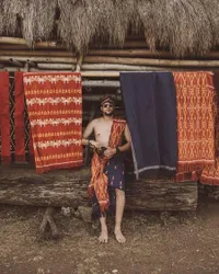 Lama Tak Muncul, Ini 7 Potret Terbaru Stuart Collin yang Makin Macho dengan Brewok Tebal - Sibuk travelling Keliling Indonesia