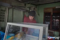 Lama Tak Muncul, Ini Potret Terbaru Dondot Teamlo yang Kini Menyambung Hidup Dengan Jualan Gorengan