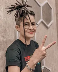 Lama Tak Muncul, Intip Potret Terbaru Mitha The Virgin yang Makin Garang Dengan Rambut Gimbal - Ngaku Siap Taaruf