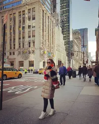 Lanjut Liburan di Amerika, Mayangsari Cium Mesra Bambang di Jalan