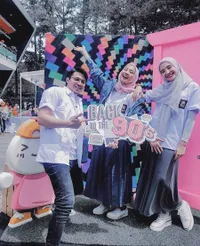 Laudya Cynthia Bella & Zaskia Sungkar Pake Baju SMA, Masih Cocok!