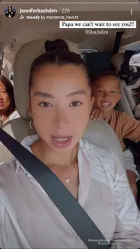 LDR dengan Suami, 11 Potret Jennifer Bachdim Terbang ke Solo Bareng Ketiga Buah Hati - Bahagia Dapat Kejutan Manis dan Ciuman Mesra dari Irfan Bachdim