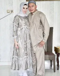 Lebaran ala Keluarga Angel Lelga - Vicky Prasetyo, Romantis Abis!