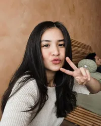 Lebih Pilih Jadi Ibu Rumah Tangga, 8 Potret Putri Titian yang Akui Belum Siap Balik ke Dunia Hiburan