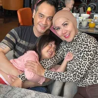 Lengket Bak Anak Kandung, 9 Potret Kedekatan Vania Anak Venna Melinda dengan Ferry Irawan - Langsung Sayang Sejak Pertama Kali Bertemu