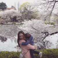 Liburan Cathy Sharon ke Jepang, Adu Cantik Dengan Sakura