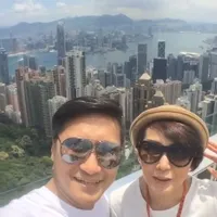 Liburan Cinta Arie Untung & Fenita Arie di Hong Kong, Romantis!