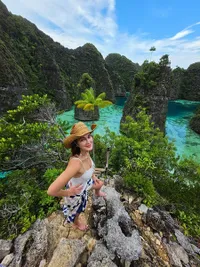 Liburan di Raja Ampat, Luna Maya Cantik Pamer Body Goals