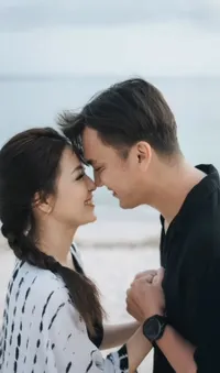 Liburan ke Bali, 8 Potret Lady Nayoan dan Rendy Kjaernett yang Makin Mesra Setelah Nikah Lagi - Lagi Bucin Total