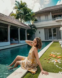 Liburan ke Bali, Jessica Iskandar Menikmati Hangatnya Matahari