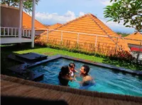 Liburan ke Bali, Tantri dan Arda Ajak Anaknya Yang masih 8 Bulan