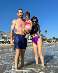 Liburan ke California, Hot Mama 3 Anak Adinda Bakrie Pamer Bikini Body Bak Masih Gadis