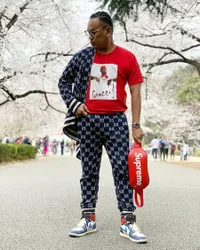 Liburan ke Jepang, Uya Kuya Tampil Stylish Sekeluarga