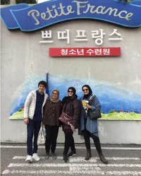 Liburan ke Korea, Irwansyah & Zaskia Sungkar Nikmati Musim Gugur