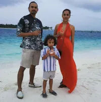 Liburan ke Maldives, BCL Berbikini Cantik & Peluk Mesra Ashraf