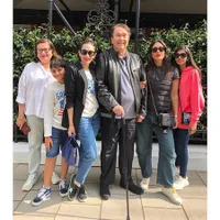 Liburan Keluarga Kareena dan Karisma Kapoor, Seru di London!