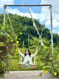 Liburan Seru Bella Saphira ke Garut, Main ke Gunung Hingga Sumringah Saat Pose Bareng Burung Hantu