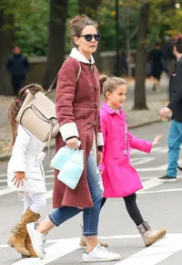 Liburan Seru Suri Cruise, Main Komidi Putar Hingga Ice Skating