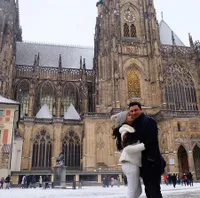 Liburan Titi Kamal & Christian Sugiono di Praha, Ketemu Salju!