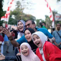 Lihat Obor Pawai, Begini Keseruan Keluarga Zaskia Adya Mecca