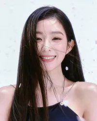 'Like A Flower' Sukses Besar, 7 Potret Irene Red Velvet Bagi-bagi Hadiah Mewah Untuk Para Dancer - Ternyata Sudah Jadi Kebiasaan