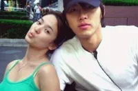 Lovely Banget! 13 Pasangan Seleb Drama Korea Ini Terjebak Cinlok