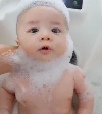 Lucunya Anak Selvi Kitty Pakai Jenggot Dari Busa, Intip Yuk!