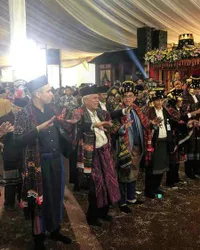 Lucunya Jan Ethes, Ikut Selvi Menari Manortor di Nikahan Kahiyang