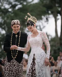 Luna Maya Akad Nikah, Detail Kebaya, Makeup dan Paes Pancarkan Aura Magis Pengantin Jawa