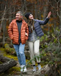 Luna Maya dan Gading Marten Gandengan Mesra Saat Liburan ke Jepang, Netizen Doakan Berjodoh