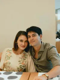 Luna Maya Rayakan 11 Bulan Bareng Maxime Bouttier, Cium-Cium Bikin Baper!