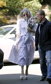 Lady GaGa Tak Lagi Berkostum Nyentrik