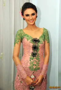 Lamaran Zee Zee Shahab Dan Prabu Revolusi