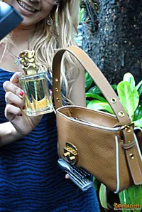 Lia Trio Macan dan Isi Tasnya