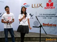 Luna Maya Syukuran Satu Tahun LM Hardware