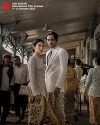 Macho Saat Momong Anak, 10 Potret Ario Bayu Lawan Main Dian Sastro dalam Serial 'GADIS KRETEK' yang Ternyata Pernah Jadi Tukang Cuci Piring