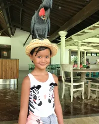 Main ke Bali Zoo, Ernest Prakasa Kenalkan Satwa ke Anak-Anak!