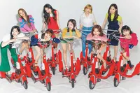 Main Otopet, Lucunya 9 Member TWICE Saat Pemotretan ViVi Magazine