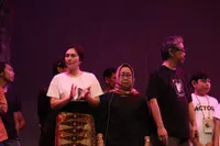 Main Theater Lagi, Wulan Guritno Dapat Karangan Bunga dari Anak