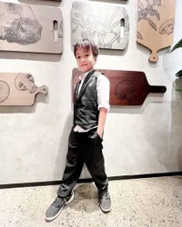 Makin Besar, 7 Potret Putra Keempat Akhmad Fadli yang Ganteng Banget - Cosplay Harry Potter Banjir Pujian