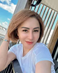 Makin Cantik dan Terlihat Muda Usai Oplas, Femmy Permatasari Pamer Body Goals di Usia 49 Tahun