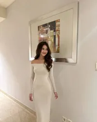 Makin Cantik di Usia 17 Tahun, Potret Harleyava Princy Anak Ferry Maryadi Pamer Body Goals