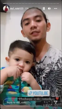 Makin Dekat dengan Sang Anak, Ini Potret Rizki DA Momong Baby Syaki Sampai Tertidur - Anteng Dalam Pelukan Ayahnya