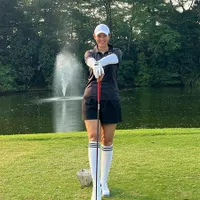 Makin Langsing, Ini 8 Potret Kalina Ocktaranny Main Golf - Pakai Kaos Kaki Panjang Bak Anak SMA