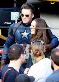 Makin Mesra, Ada Apa Antara Captain America dan Scarlet Witch?