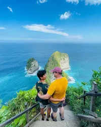 Makin Mesra, Potret Honeymoon Ragil Mahardika dan Suami Gay di Indonesia - Sudah Direstui Keluarga Besar