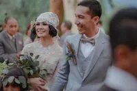 Mampu Gelar Pernikahan Mewah, 5 Selebriti Ini Justru Menggelar Pernikahan Sederhana
