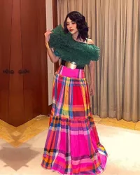 Manglingi Meski Bukan Pengantin, 8 Potret Titi DJ Tampil Cantik Bak Boneka Barbie Hidup - Tetap Awet Muda di Usia Kepala 5