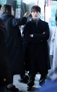 'Manner Leg' Bukti Dari Oppa - Ahjussi Selalu Tunjukkan Kesopanan