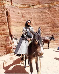 Mantap Berhijab, Indah Dewi Pertiwi Makin Cantik dan Anggun!